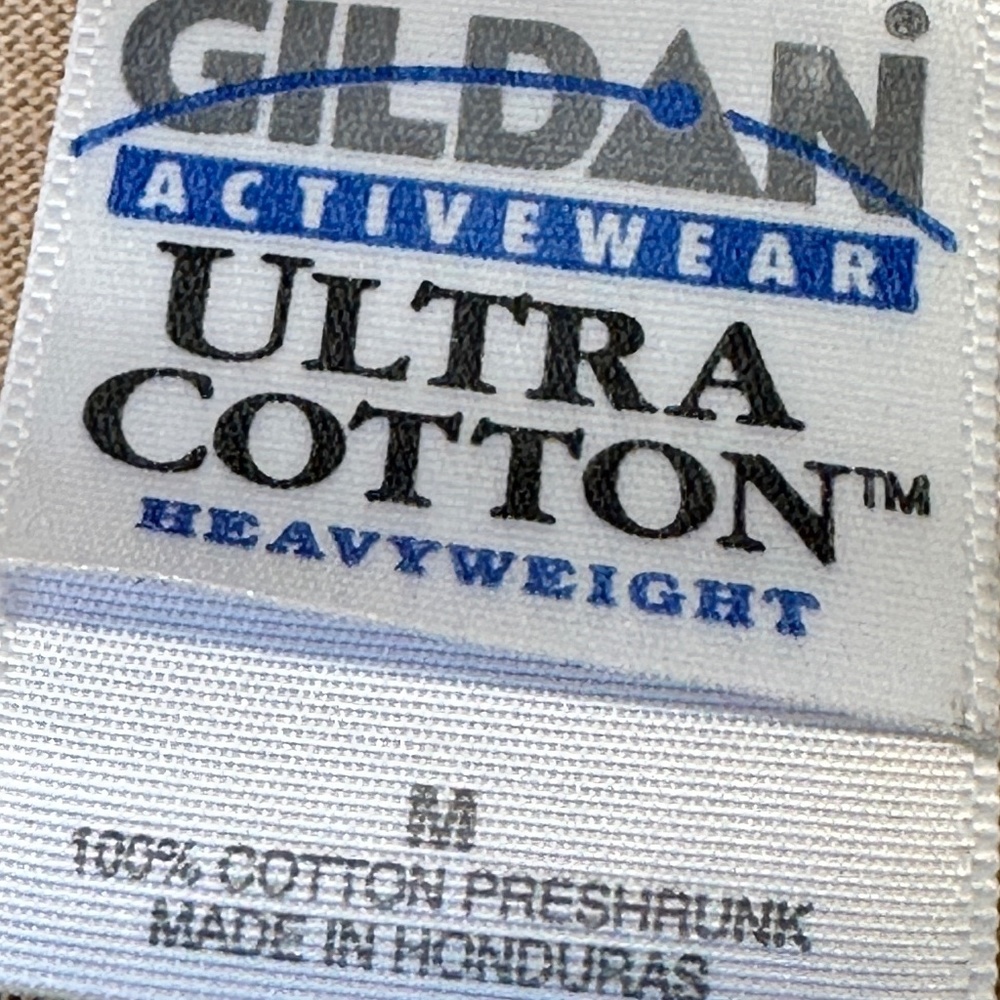 Gildan | VTG Arizona Embroidered Destination Crewneck Short Sleeve Cropped Tee - Picture 9 of 12